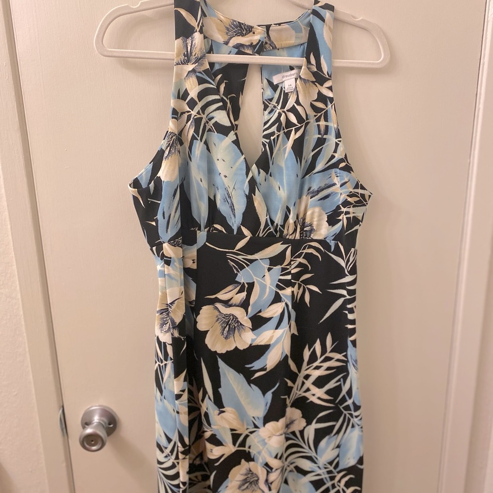 Beautiful quality dress perfect for a spring or summer wedding or party. 39”L